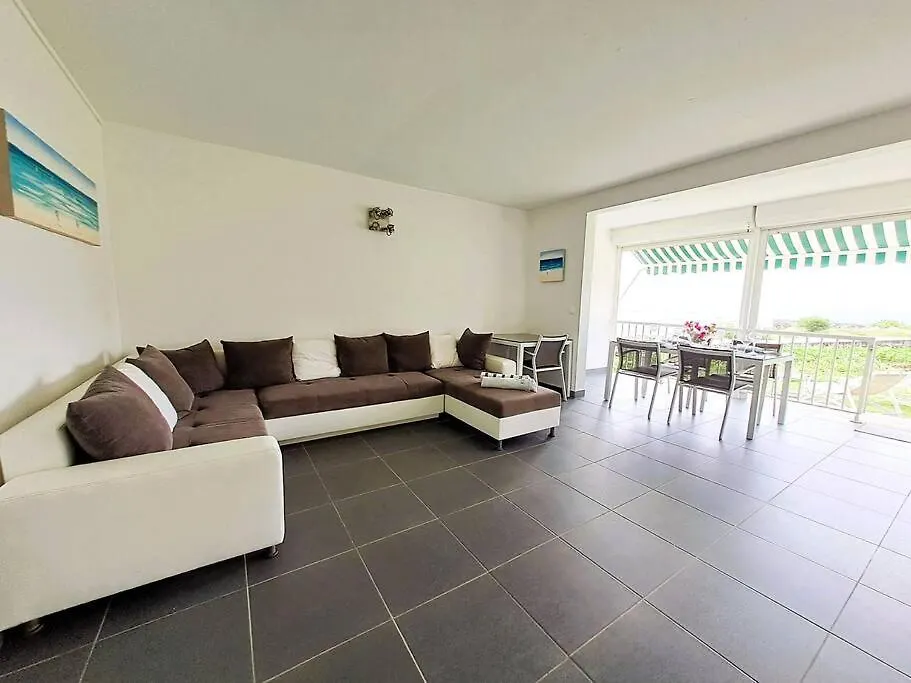 Apartment L'Effet Mer - Grand Appart Au Bord De L'Eau Sainte-Anne  Guadeloupe